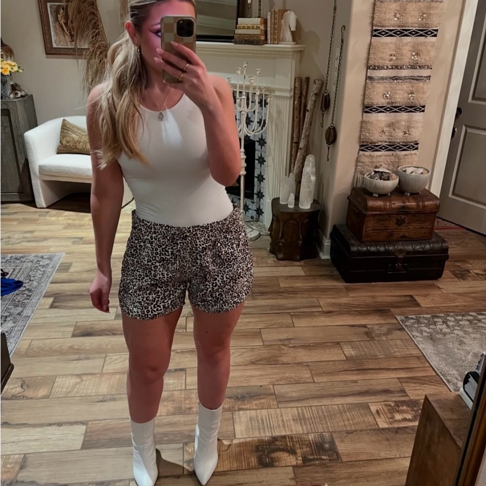Third coast leopard athletic shorts size 12